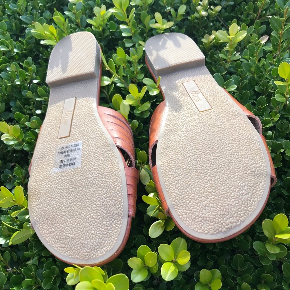 NWOT - G. H. Bass Sandals. - Picture 3 of 5